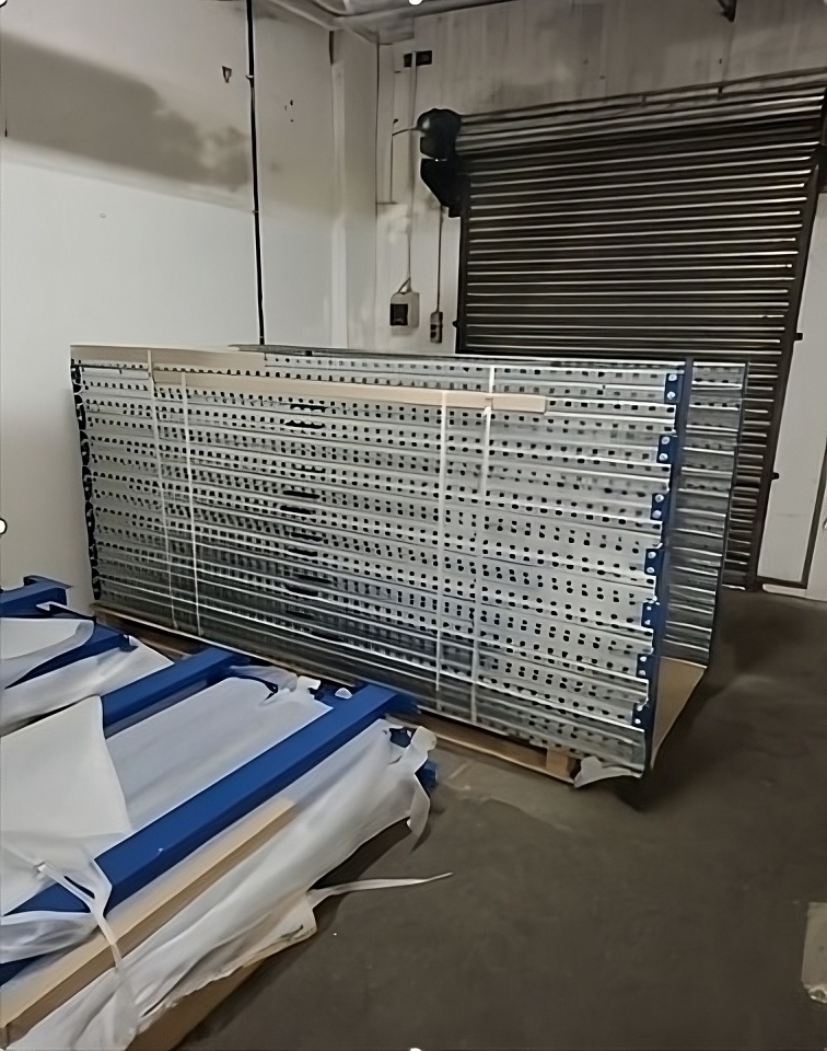 Rack de stockage d'occasion Polypal Rayonnage lourd 2.6m x 1.1m , 3.3m x 1.1m