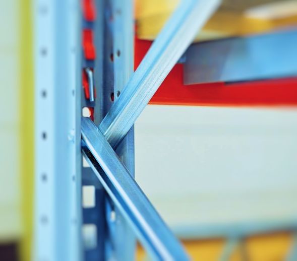 Rayonnage à tablettes Tixit pour charges légères en entrepôt