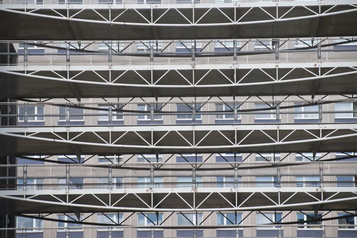 Conception mezzanine multi-étages : empilage, structure superposée et charges