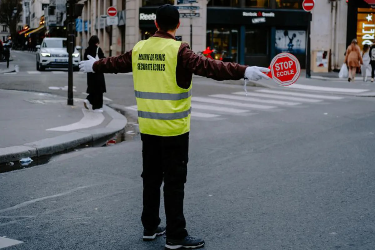 Filets de sécurité en toile métallique tissée - anti-chute et conformité