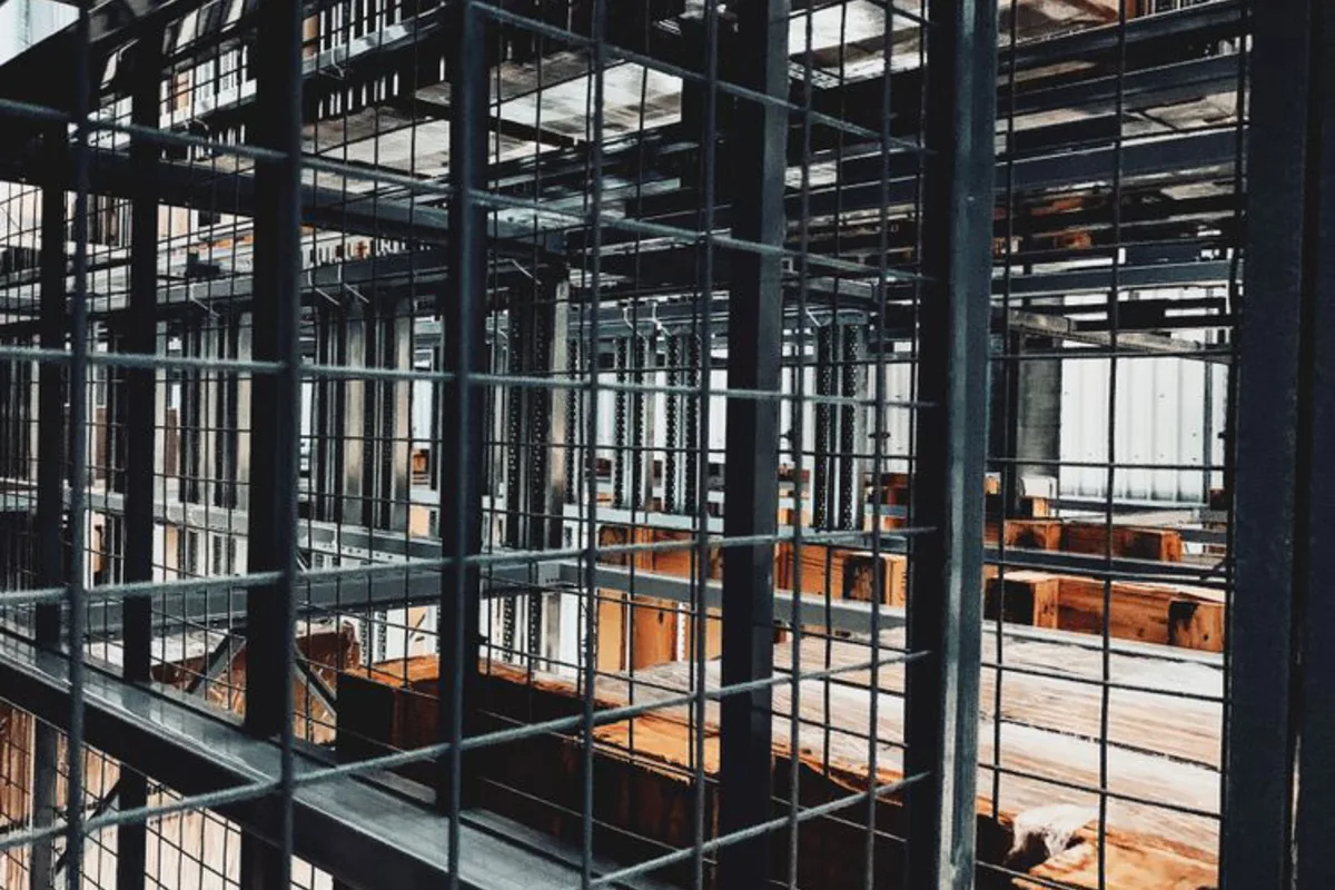 Picking depuis la mezzanine : ergonomie, sécurité et productivité