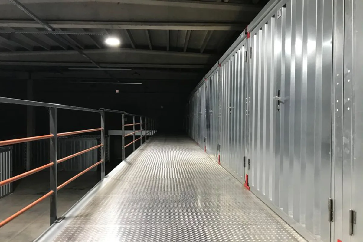 Plancher mezzanine : bois, acier, caillebotis - performance et charges